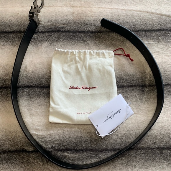 { Salvatore Ferragamo } Gancini Reversible Belt - Picture 7 of 7